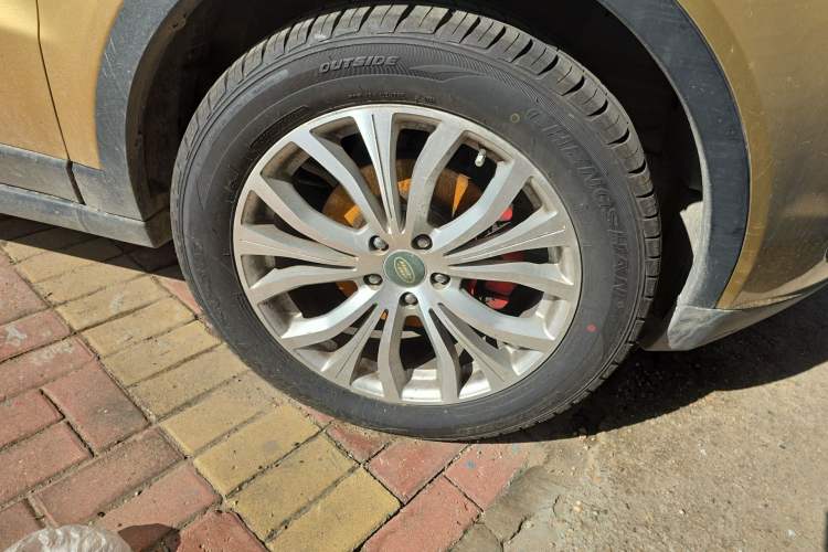 Used Land X7 2015 2.0T Panoramic Luxury Edition
