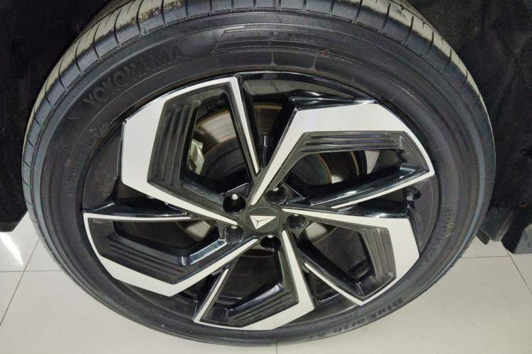 Used Deepal S07 2024 215Max Qiankun Intelligent Driving ADS SE Range-Extended Version
