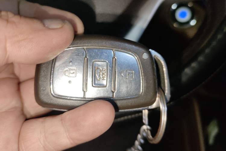 Used Hyundai Tucson 2015 1.6T Dual-Clutch Two-Wheel-Drive Smart Model Vehicle Key