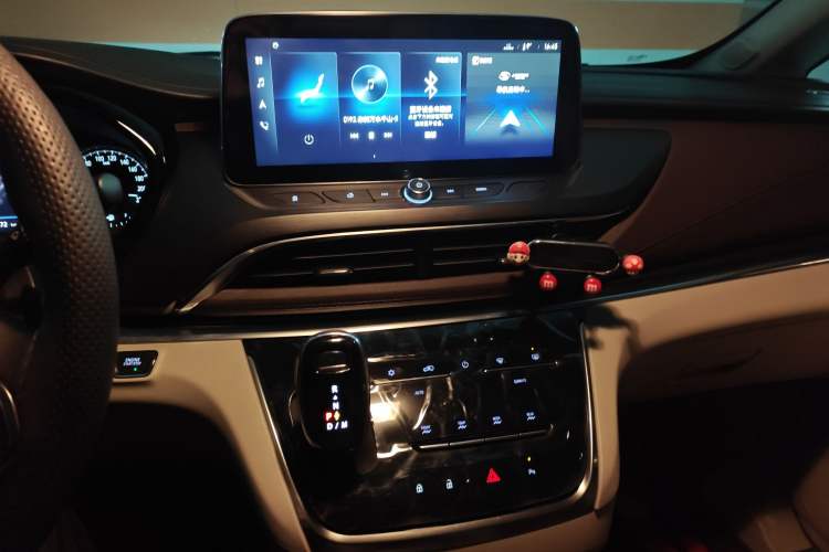 Used Buick GL8 2021 Land Cruiser Executive Class 652T Luxury Model