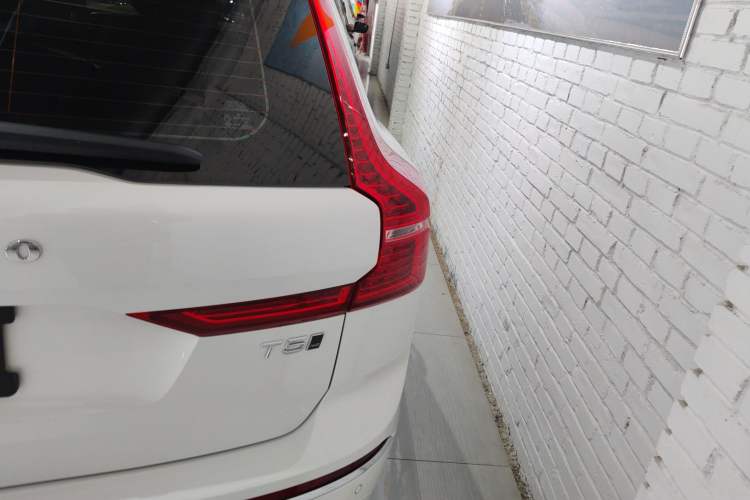 Used Volvo XC60 2021 T5 4x4 Smart Luxury Edition