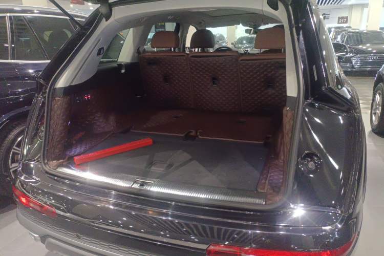 Used Audi Q7 2021 55 TFSI quattro S line Sport model