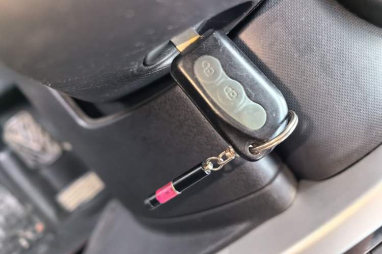 Used CHANGAN CX20 2014 1.4L IMT Sunroof Navigation Version China IV Standard Vehicle Key