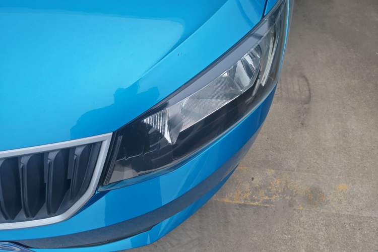 Used Skoda Fabia 2015 1.4L Automatic Front-Drive Model Left Front Headlight