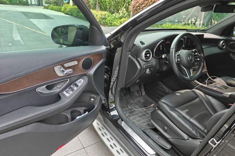 Used Mercedes-Benz GLC 2020 Facelift GLC 300 L 4MATIC Dynamic Edition Driver Seat