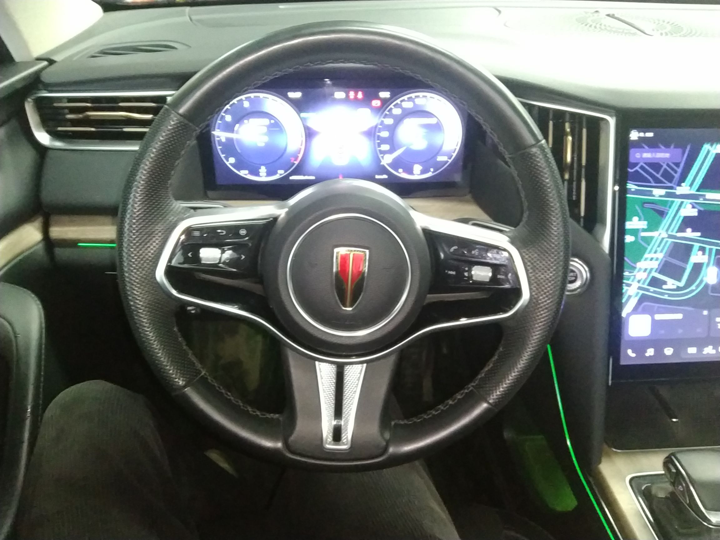 Hongqi HS7 2023 2.0T Automatic All-Wheel Drive Flagship Edition Six Seats — снимка 13