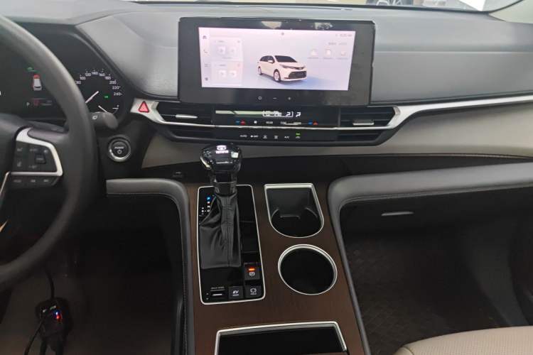 Used Toyota SIENNA 2024 2.5L Hybrid Comfort Edition Audio And AC Panel