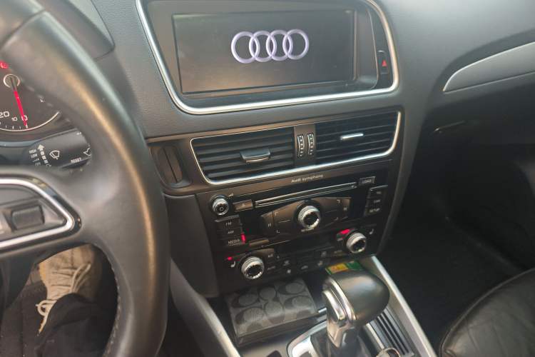 Used Audi Q5 2017 Plus 40 TFSI Technology Model