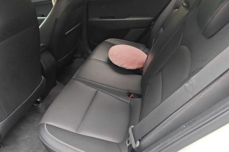 Used Hyundai ix25 2015 1.6L Automatic Two-Wheel Drive Smart GLS Trim Left Rear Seat