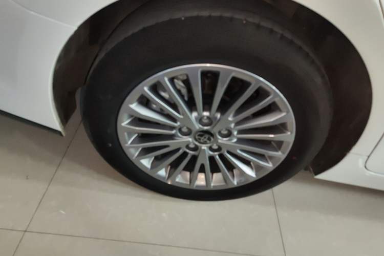 Used Toyota Camry 2024 Dual-Motor 2.0 HE Elite Edition
