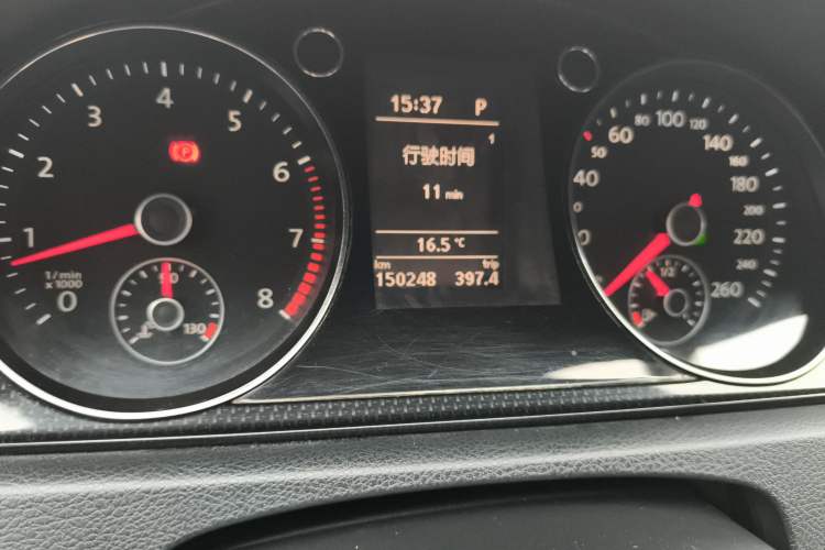 Used Volkswagen Magotan 2013 1.8TSI Luxury Model Odometer Close Up