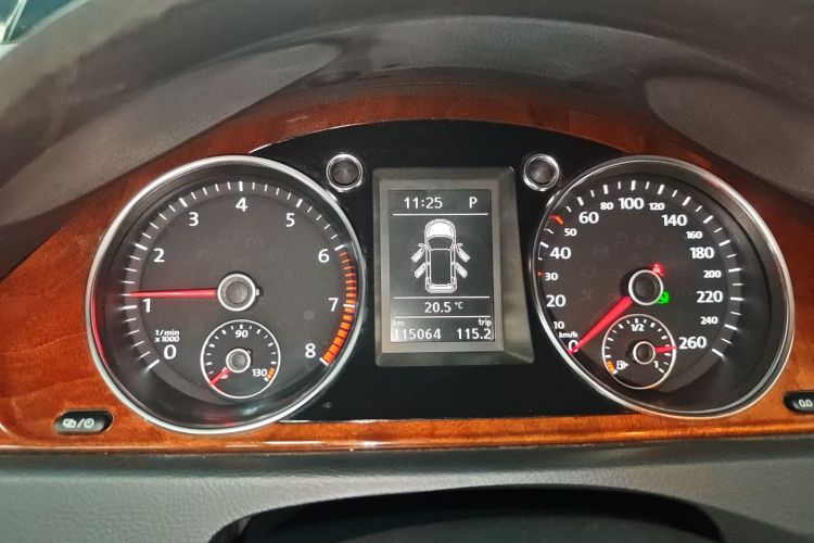 Used Volkswagen Magotan 2012 Travel Edition 2.0 TSI Comfort Version Instrument Cluster