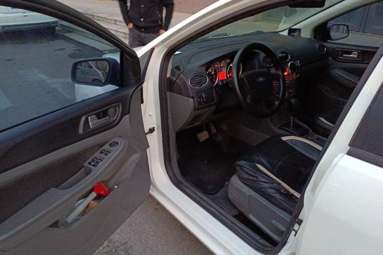 Used Ford Focus 2013 Hatchback Classic 1.8L Automatic Base Model