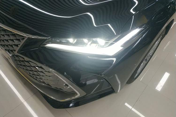 Used Toyota Avalon 2024 Dual-Engine 2.5L XLE Premium Edition