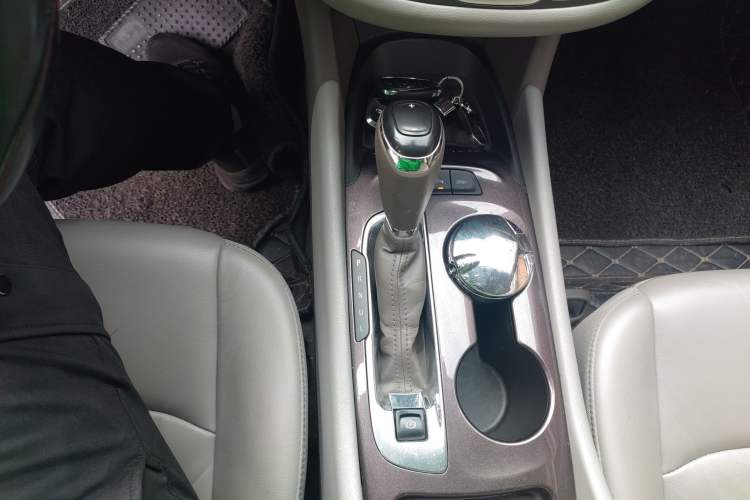 Used Chevrolet Malibu XL 2019 535T CVT Rui Xing Edition Gear Lever