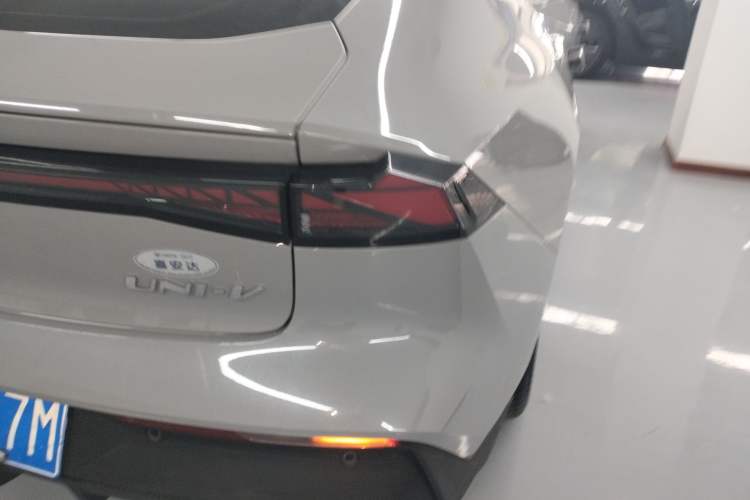 Used CHANGAN UNI-V 2022 1.5T Prestige Version