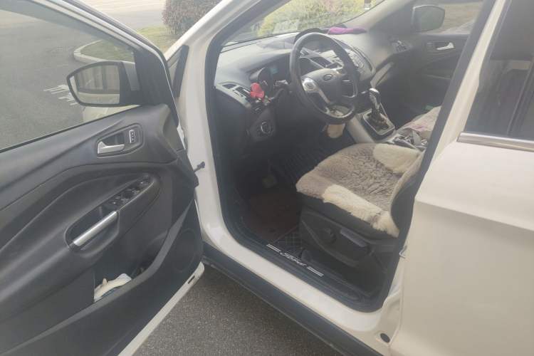 Used Ford Kuga 2013 1.6L GTDi Two-Wheel-Drive Trend Model