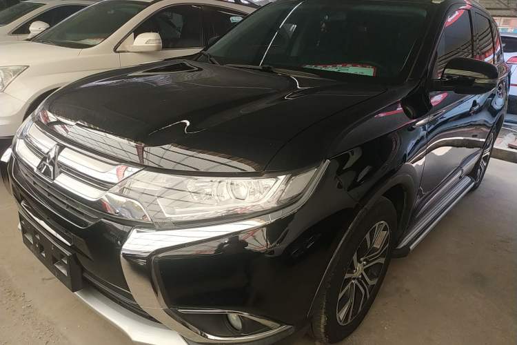 Used Mitsubishi Outlander 2017 2.0L Two-Wheel Drive Glory Edition 5 Seats