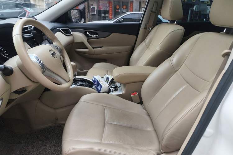 Used Nissan X-Trail 2016 2.0L CVT Smart Enjoyment Version 4WD
