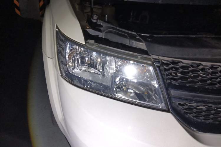 Used Dodge Journey 2013 2.4L Two-Wheel Drive Luxury Version