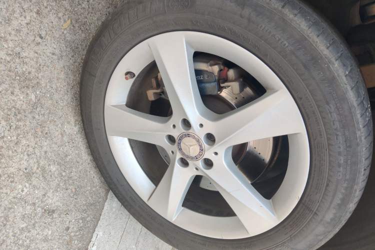 Used Mercedes-Benz M-Class 2015 ML 320 4MATIC Right Front Wheel Hub