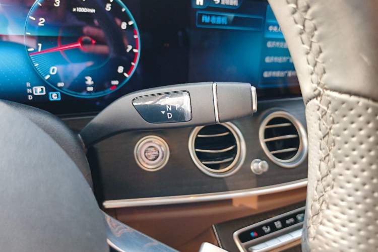 Used Mercedes-Benz E-Class 2022 Revised Version E 300 L Sport Luxury Edition Gear Lever