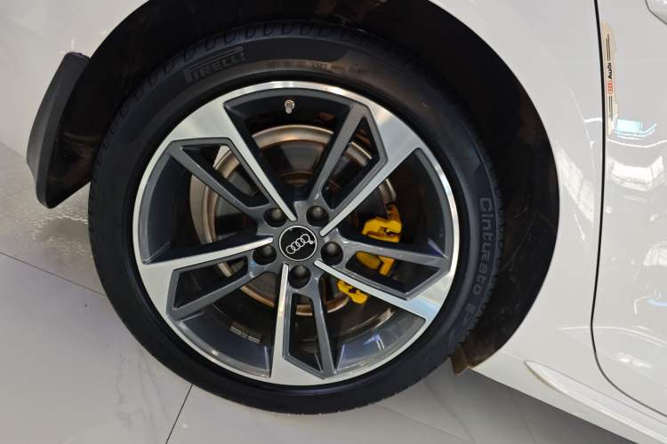 Used Audi A4L 2019 40 TFSI Fashion Edition China VI Emission Standard