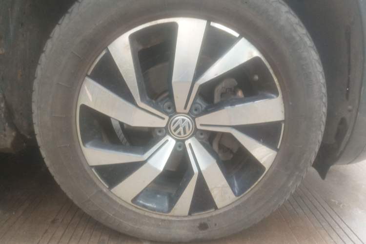 Used Volkswagen Tayron 2020 330TSI Two-Wheel Drive Luxury Smart Connectivity Version Right Front Wheel Hub