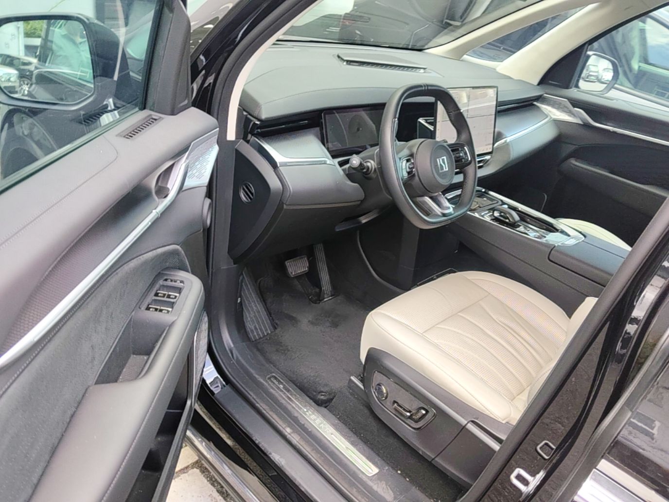 Zeekr 009 2024 GAC Trumpchi — снимка 18