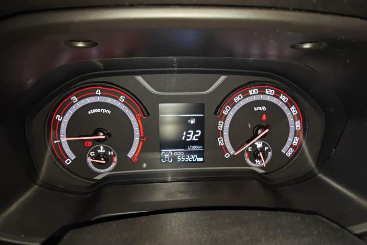 Used SAIC MAXUS T60 2017 2.4L Gasoline Manual Transmission Two-Wheel Drive High Ground Clearance Comfort Edition Standard Cabin
