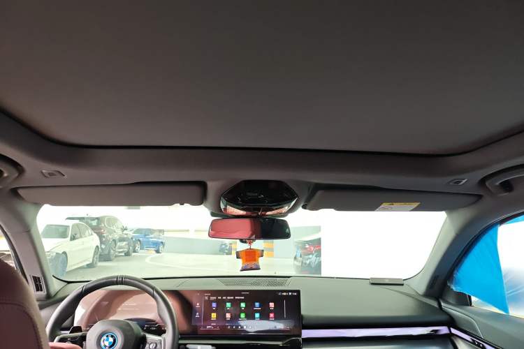 Used BMW i5 2025 eDrive 35L M Sport Package Headliner