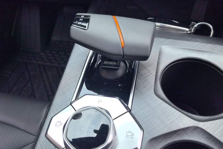 Used CHANGAN UNI-V 2023 1.5T Prestige Model Gear Lever