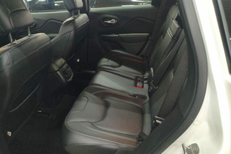 Used Jeep Cherokee 2016 2.4L Leading Smart Version