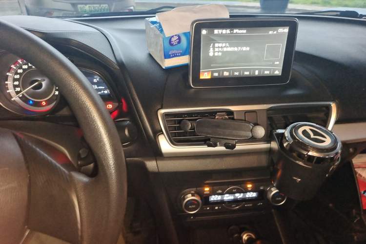 Used Mazda 3 Axela 2014 Sedan 1.5L Automatic Luxury Model