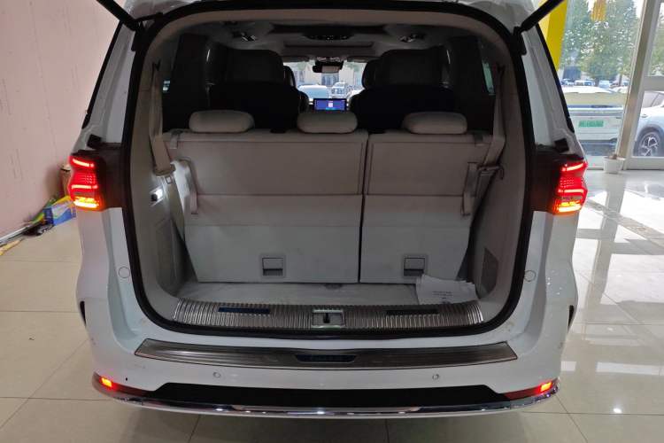 Used Roewe iMAX8 2021 400TGI Supreme Series Ultimate Edition
