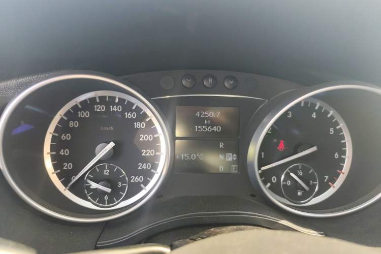 Used Mercedes-Benz R-Class 2017 R 320 4MATIC Business Edition Prestige Model Instrument Cluster