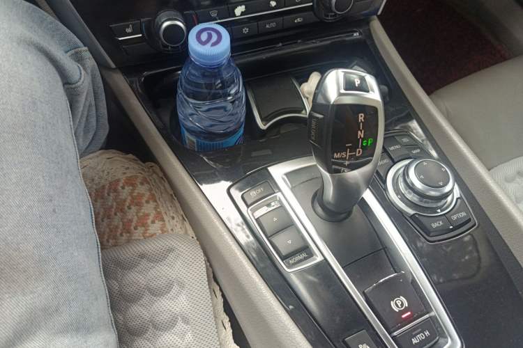 Used BMW 5 Series GT 2011 535i Elegant Edition Gear Lever