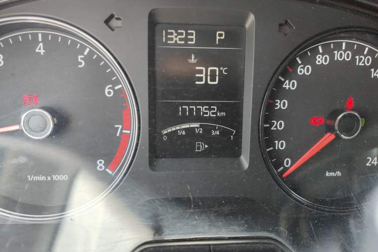 Used Volkswagen Lavida 2013 Revised Classic 1.6L Automatic Fashion Edition