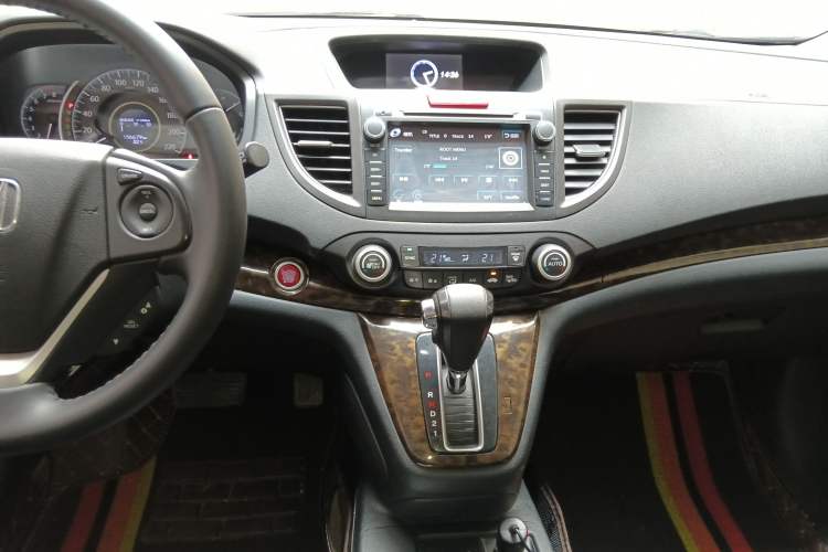 Used Honda CR-V 2013 2.4L two-wheel drive luxury version Audio And AC Panel
