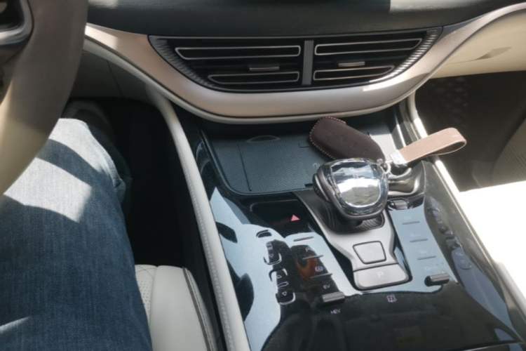 Used Denza D9 2022 DM-i 970 Four-Wheel Drive Flagship Model
