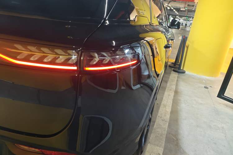 Used VOYAH FREE 2025 318 259 km All-Wheel-Drive Exploration Edition