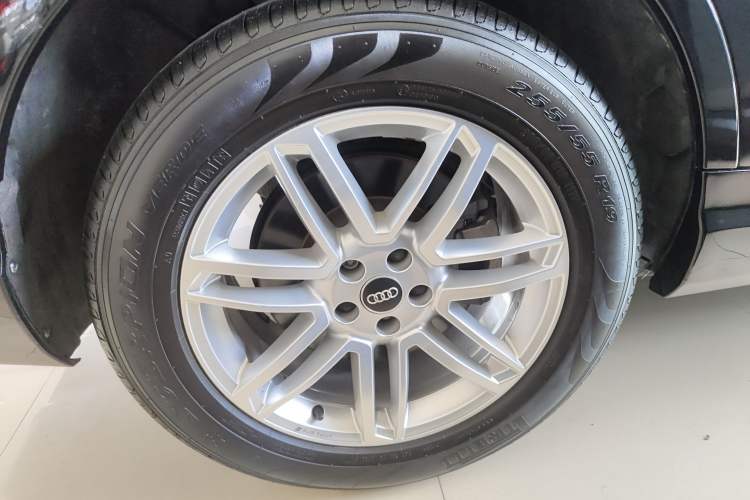 Used Audi Q7 2019 45 TFSI Comfort Model