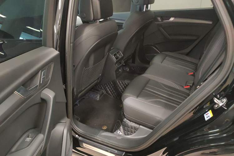 Used Audi Q5L 2024 45 TFSI Luxury Dynamic Model Left Rear Seat