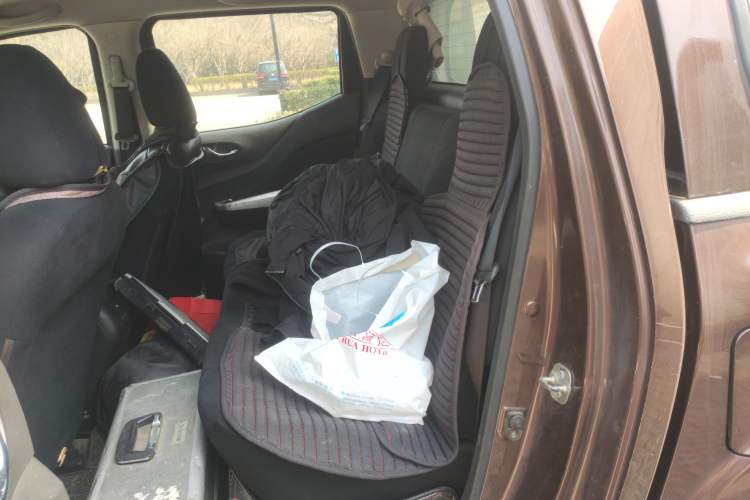 Used Nissan Navara 2017 2.5L Automatic 4x4 Luxury Edition QR25