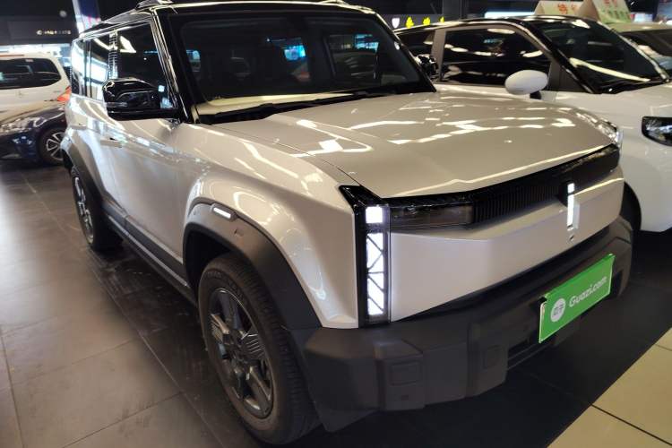 Used iCAR 03 2024 401km Range Two-Wheel Drive Standard Yuechao Version
