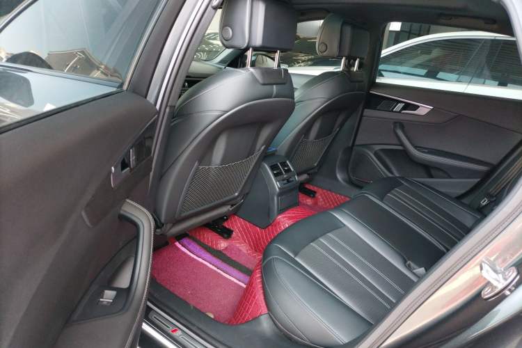 Used Audi A4L 2024 40 TFSI Luxury Dynamic Edition (Starry Night Version)
