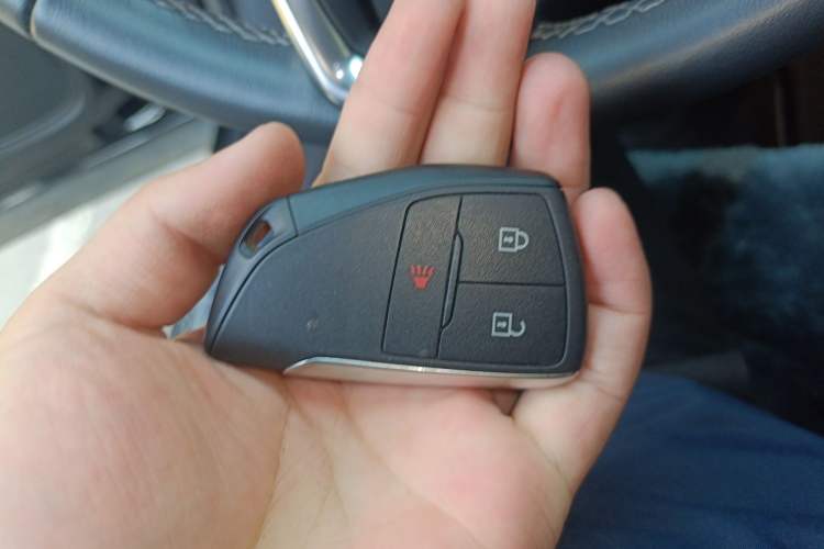 Used Buick Envision 2022 Facelift Encore S 552T Two-Wheel-Drive Luxury Model
