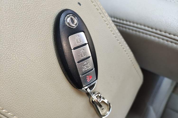 Used Dongfeng Aeolus A60 2014 1.6L Manual Luxury Model