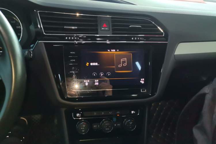 Used Volkswagen Tiguan L 2020 330TSI Automatic Two-Wheel Drive Panoramic Comfort Edition China VI Standard Audio And AC Panel