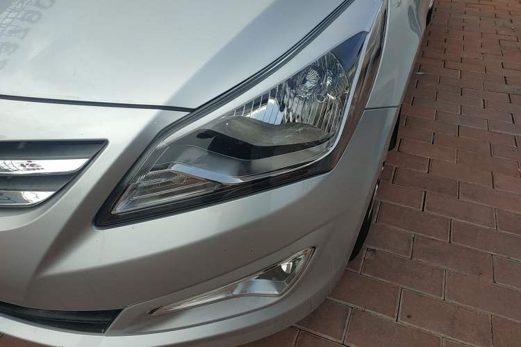 Used Hyundai Verna (older generation) 2014 1.4L Manual Smart GLS Trim